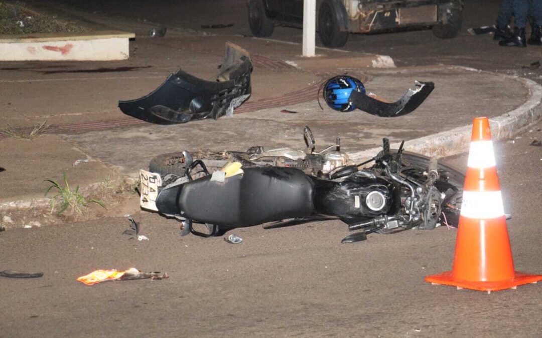 Morre jovem que perdeu osso da perna em acidente com carro e caminhão