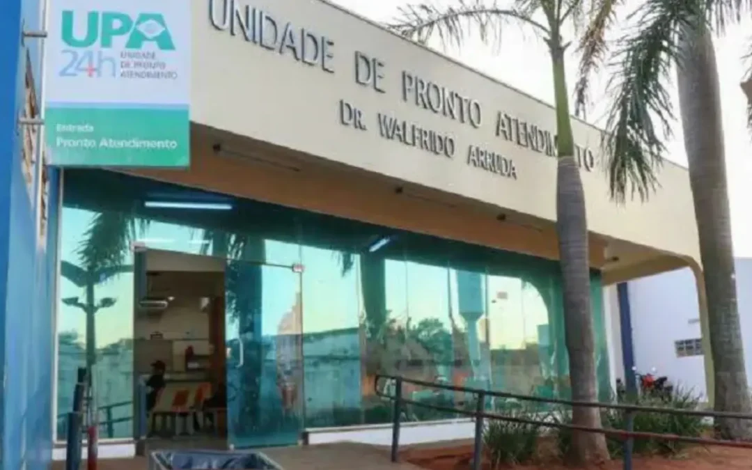 Mulher presa em UPA por xingar funcionária é solta e proibida de voltar à unidade de saúde