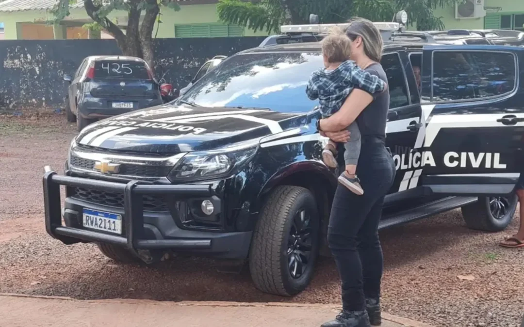 Mãe que ‘sequestrou’ bebê de 1 ano é levada para presídio e diz que filho não estava feliz