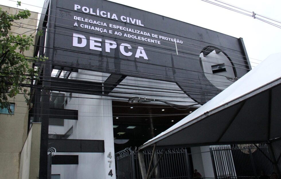 Abuso: Criança conta na escola que foi queimada pela mãe e abusada por tio na capital