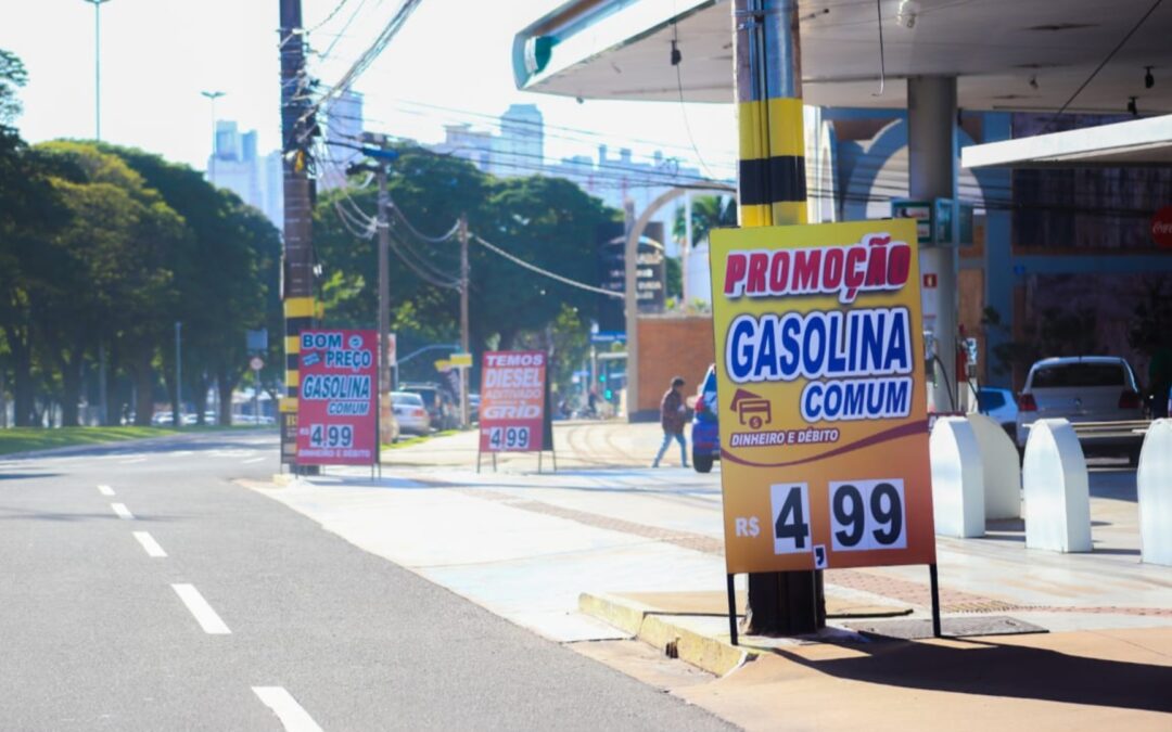 LISTA: Preço da gasolina mantém mínima de R$ 4,99 em Campo Grande apesar de redução da Petrobras