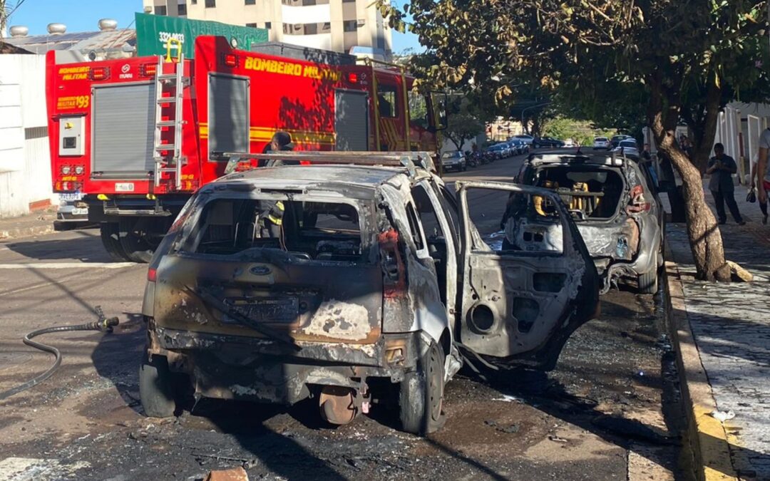 ‘Usava para trabalhar’, lamenta dono após incêndio que atingiu dois carros na Afonso Pena