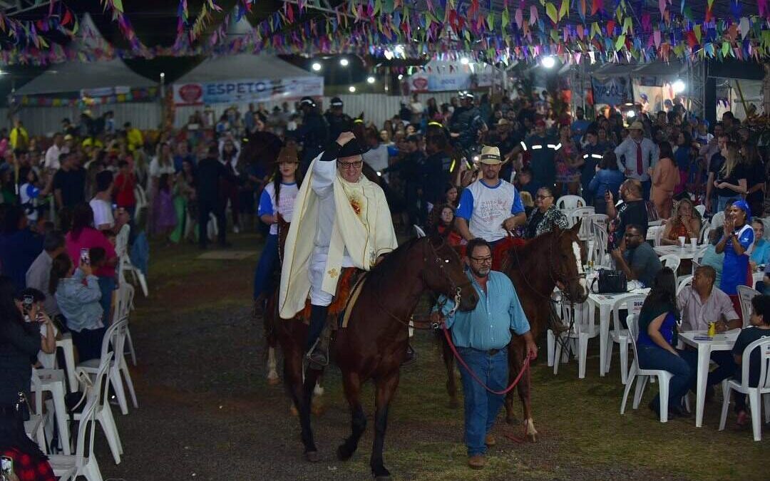 Quermesse que rendeu até pedido de prisão de padre teve 30 mil frequentadores