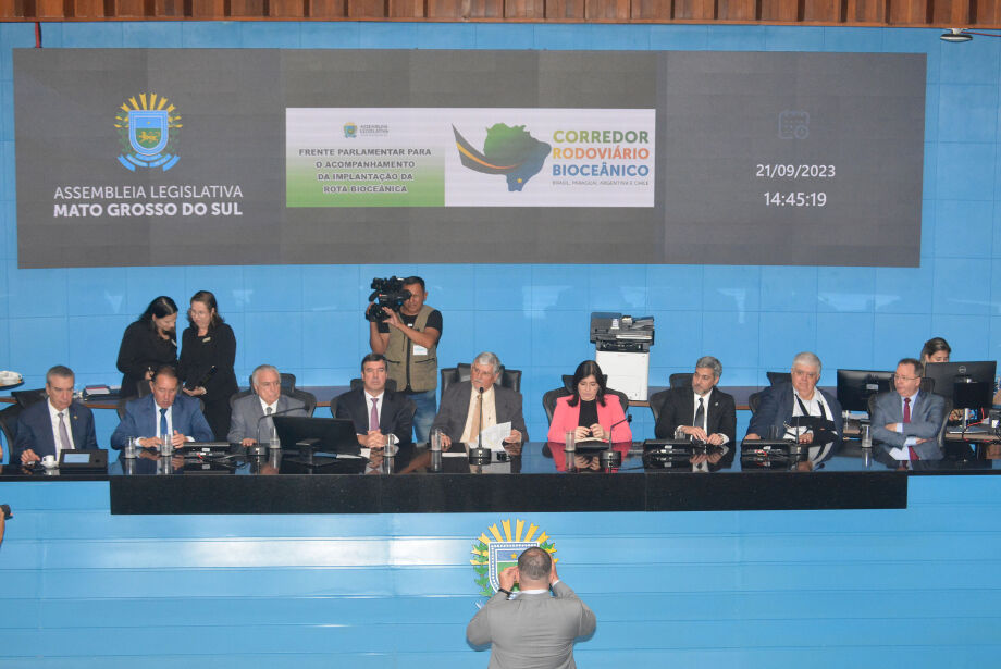“Pai da Bioceânica”, Michel Temer une líderes de diferentes partidos para homenageá-lo