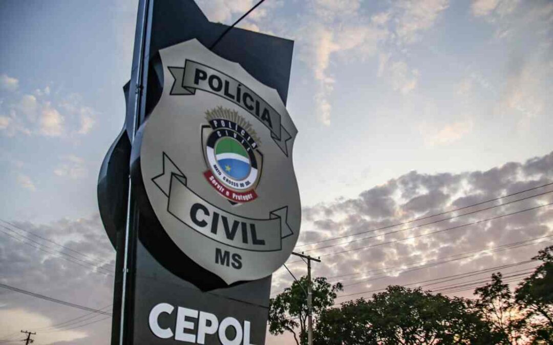 CAC tenta atirar contra viatura policial durante perseguição e acaba preso em Campo Grande