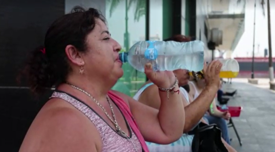 Água, cortinas, filtro solar: saiba como amenizar o calor em meio a altas temperaturas