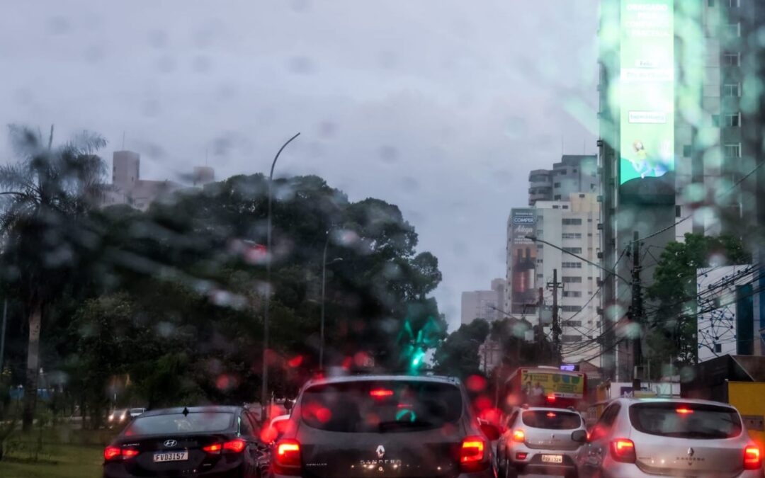 Temporal avança com ventos de 65 km/h e 120 milímetros de chuva em cidades em MS