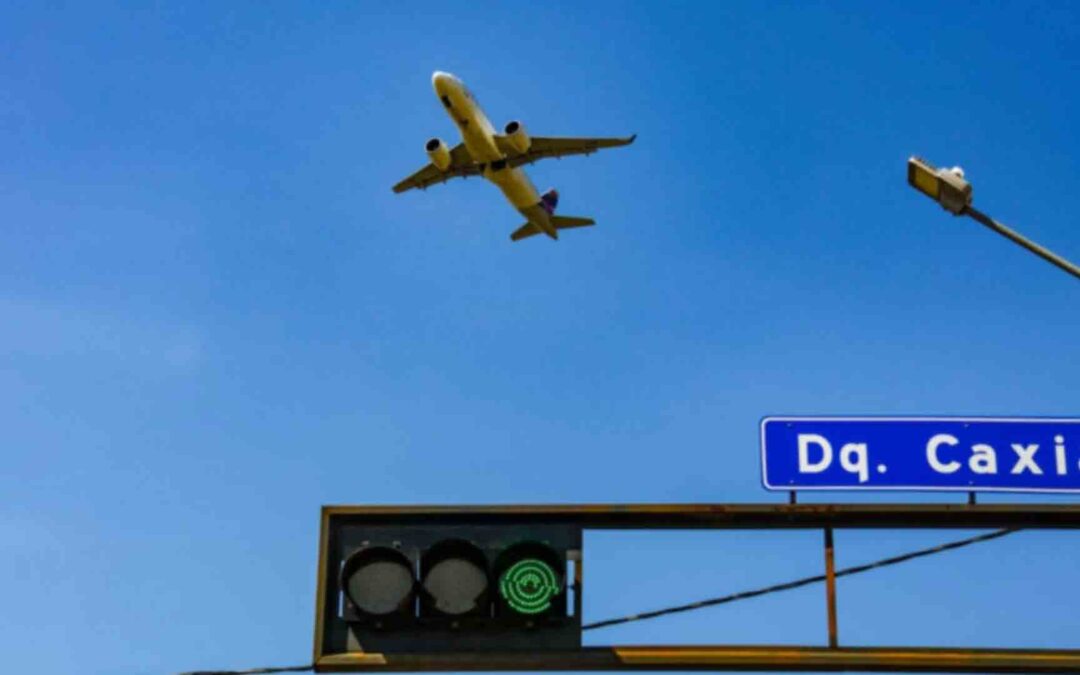 Sabia? Calorão pode atrasar voos e obrigar parte dos passageiros a desembarcarem de avião