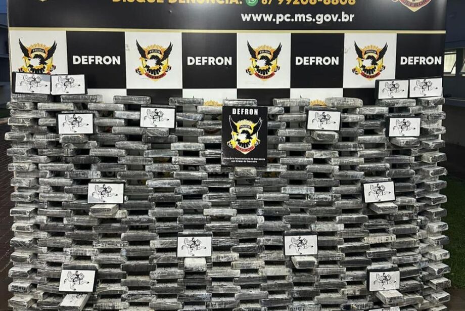 Motorista de ônibus de turismo transporta 338,5 kg de cocaína e é preso em MS