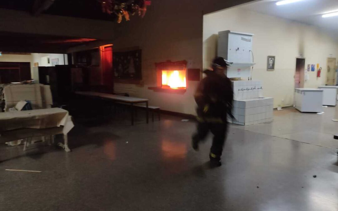 Incêndio em cozinha de escola no Itamaracá deixa guarda municipal em estado grave
