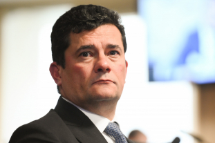 TRE-PR forma maioria e livra Moro de cassação