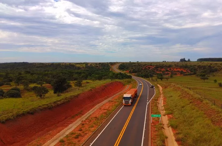 Na reta final, obra na MS-270 traz benefícios e muda realidade na região de fronteira