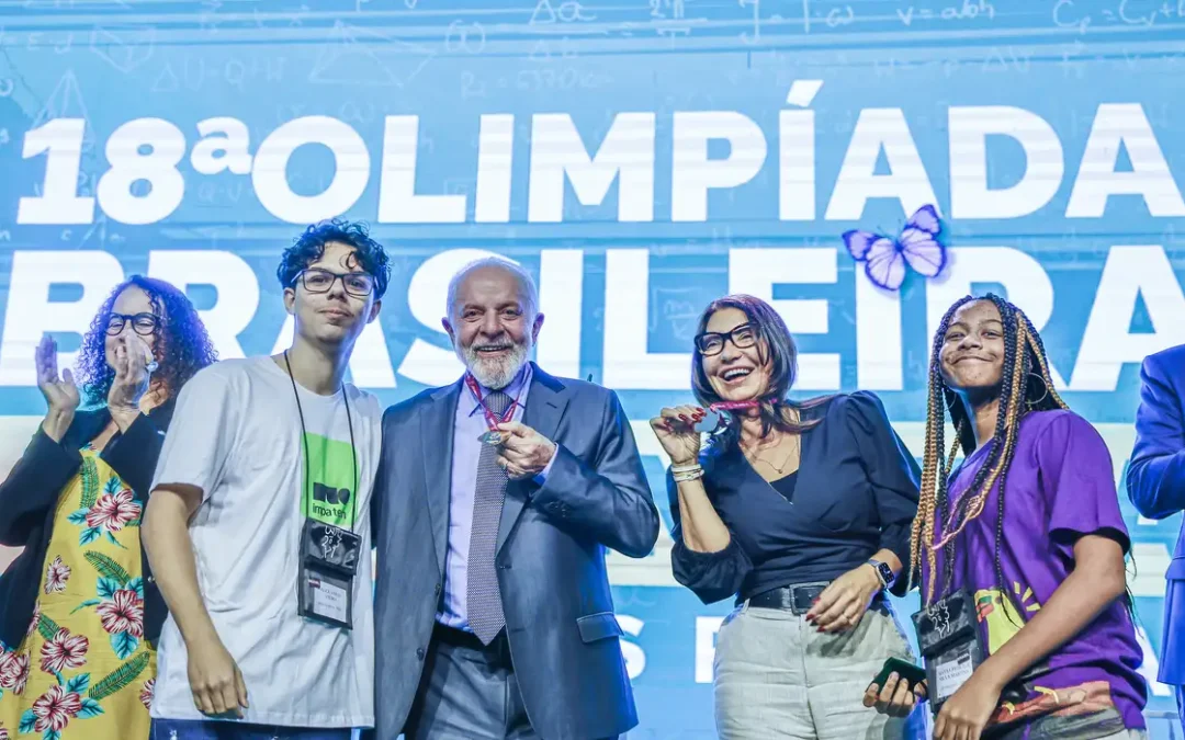 Lula defende educação e lança programa Mais Ciência na Escola