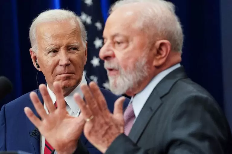 Lula reitera a Biden que Brasil quer acesso a atas de votação na Venezuela para reconhecer resultado, diz fonte