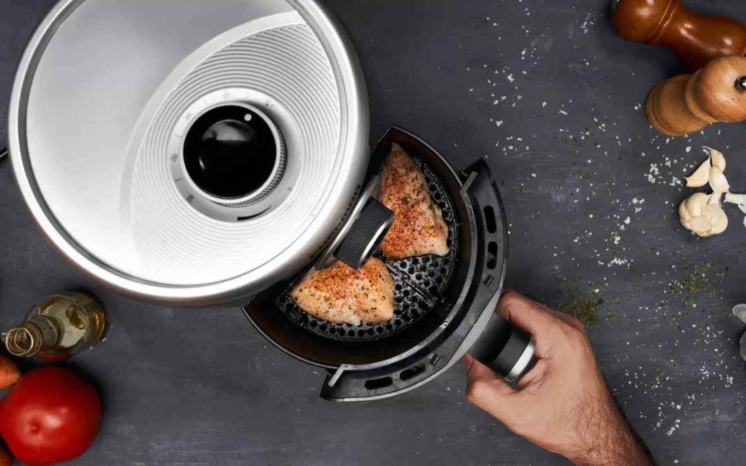 Truques para deixar a ‘air fryer’ limpa e sem gordura em 15 minutos