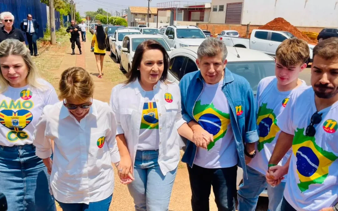Acompanhada de Tereza Cristina, família e vice, Adriane Lopes vota em Campo Grande