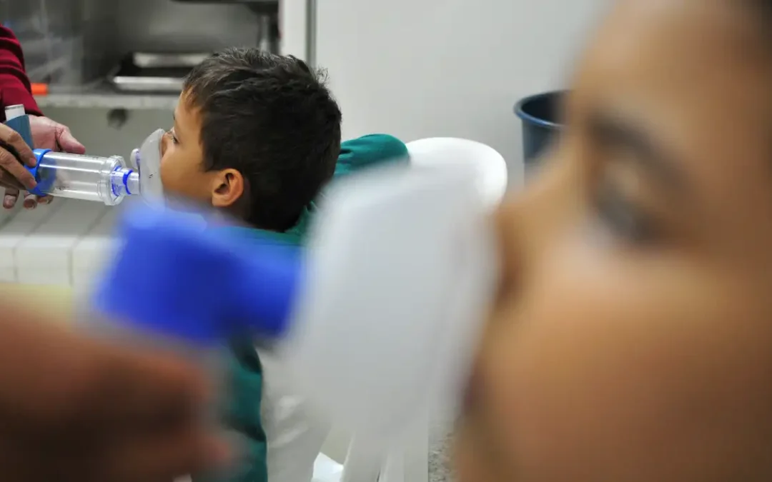 Aumento de infecções graves por rinovírus afeta crianças em 4 estados