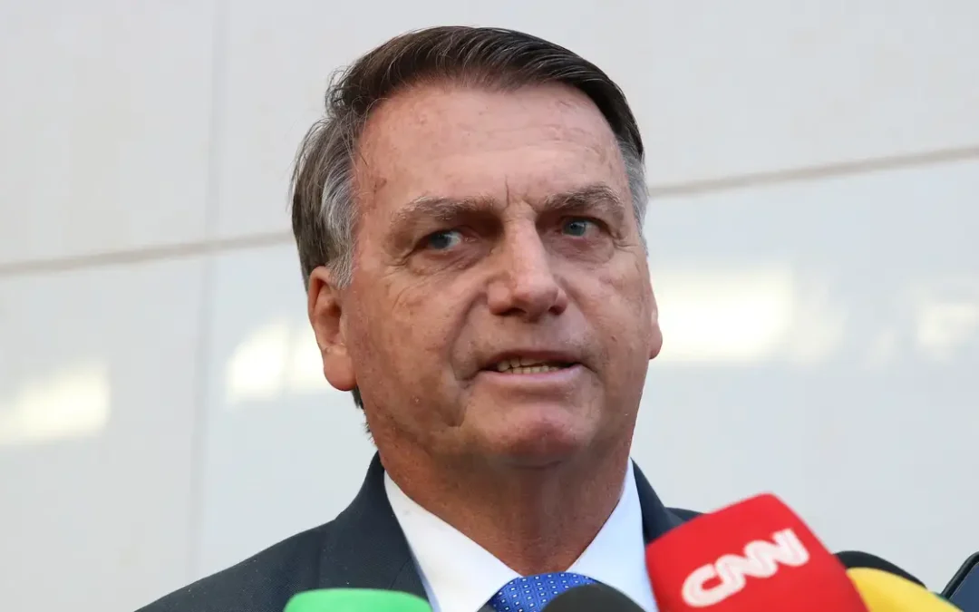 Indiciamento de Bolsonaro repercute entre políticos e autoridades