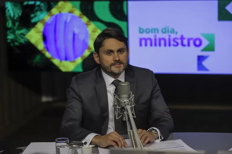 Juscelino Filho diz que meta é levar inclusão digital a todos: ‘Isso também é inclusão social’