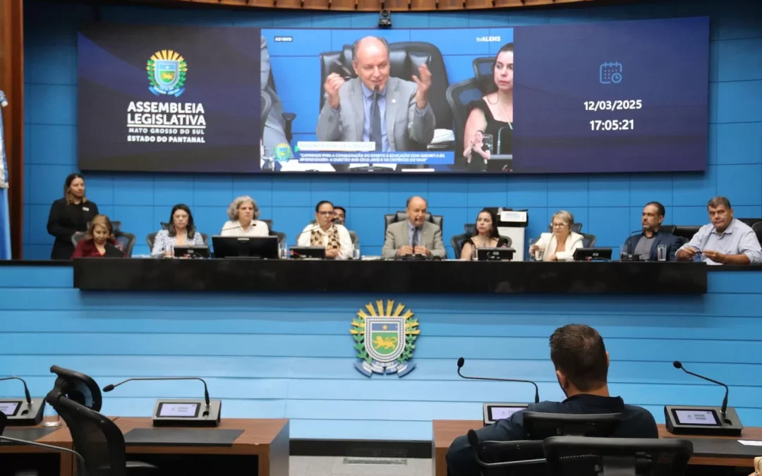 Assembleia Legislativa debate desafios da educação e regulamentação do uso de celulares nas escolas