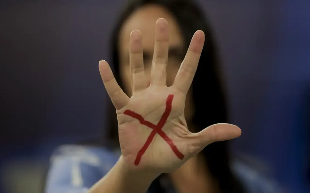 Mulheres vítimas de violência podem ter reconstrução dentária pelo SUS