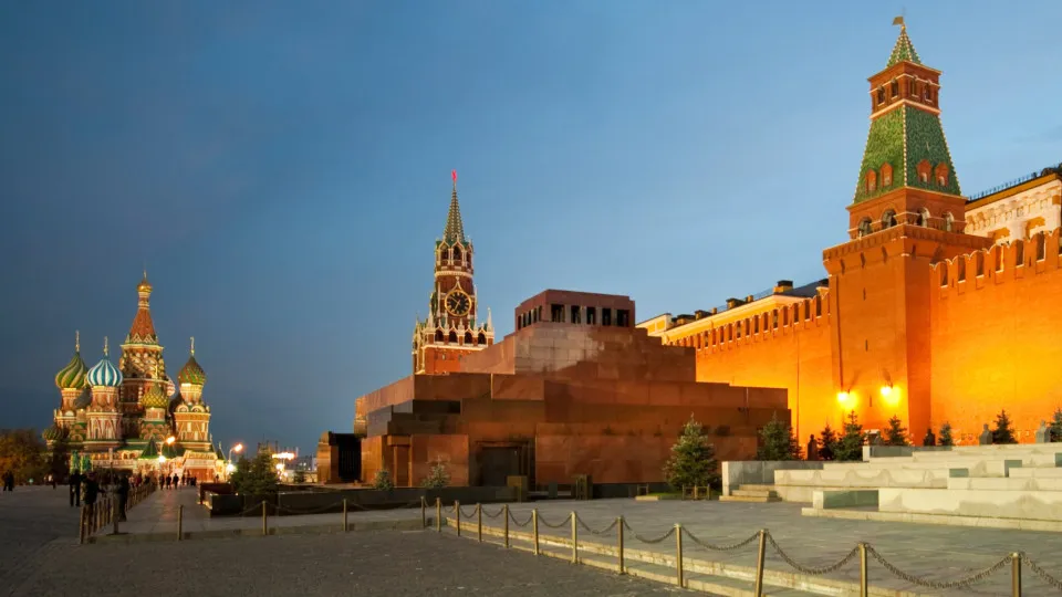 Drones fecham aeroportos de Moscou na véspera da visita de Lula a Putin