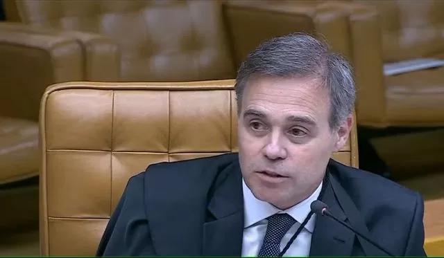 Dino e Mendonça têm discussão tensa no STF sobre punição de ofensas a ministros