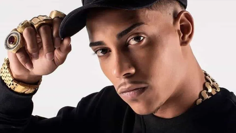 MC Poze do Rodo é preso por apologia ao crime e suspeita de envolvimento com o CV