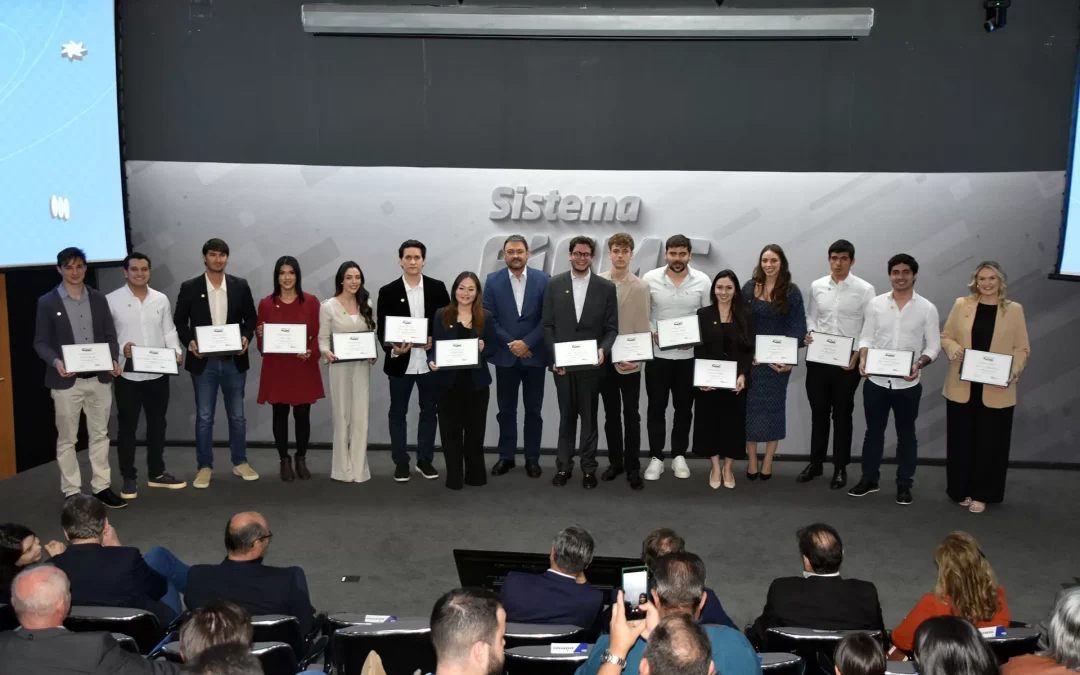 Fiems Jovem dá posse aos membros de sua primeira diretoria