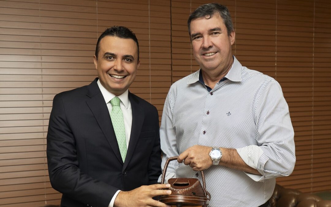 Modelo de cooperação: gestão municipalista de Riedel é elogiada por especialistas em Direito Público