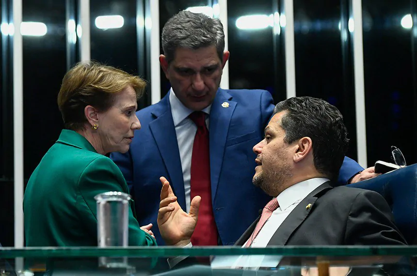 Senado aprova acordos internacionais nas áreas de polícia, mediação comercial e defesa