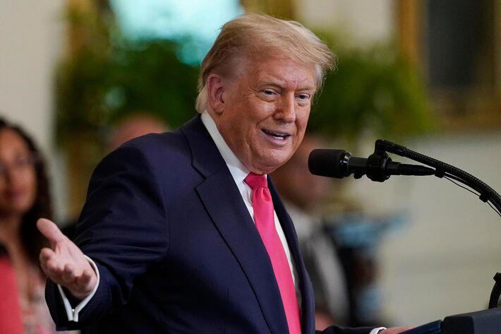 Trump explica carta de Melania a Putin: “Não queremos ver mais funerais”