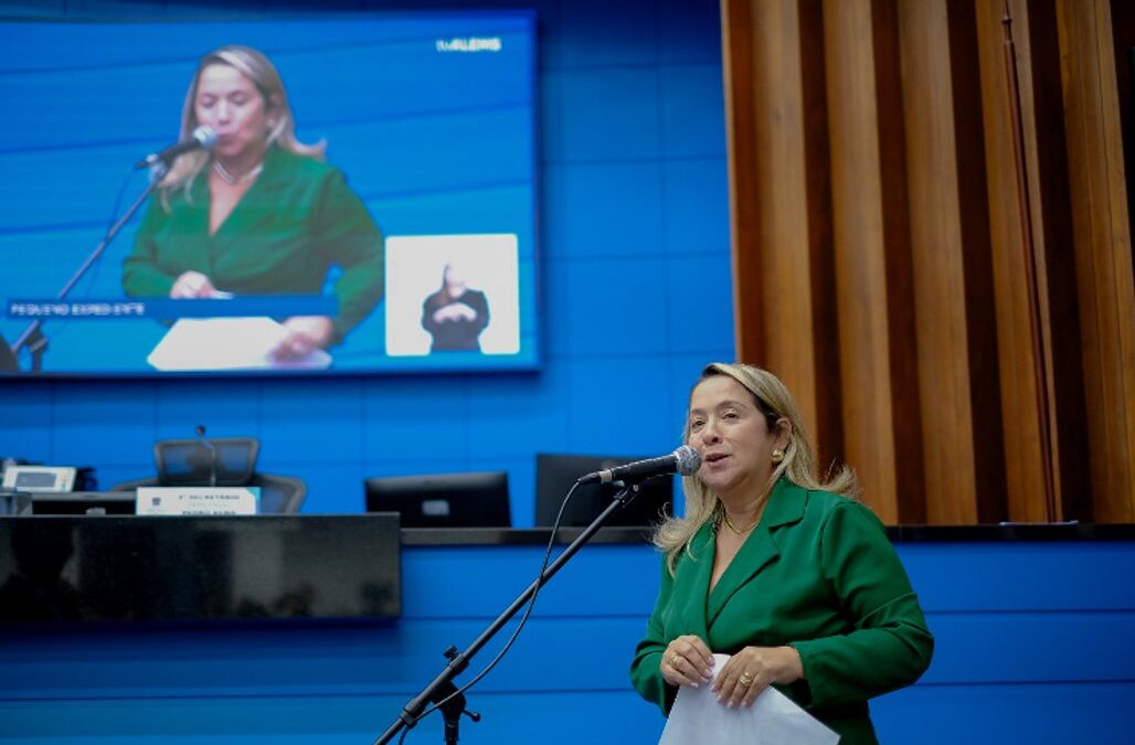 Lia Nogueira apresenta projeto de lei que cria multa para agressões contra profissionais da saúde