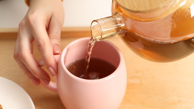 Chá comum do dia a dia pode aliviar estresse e melhorar o bem-estar