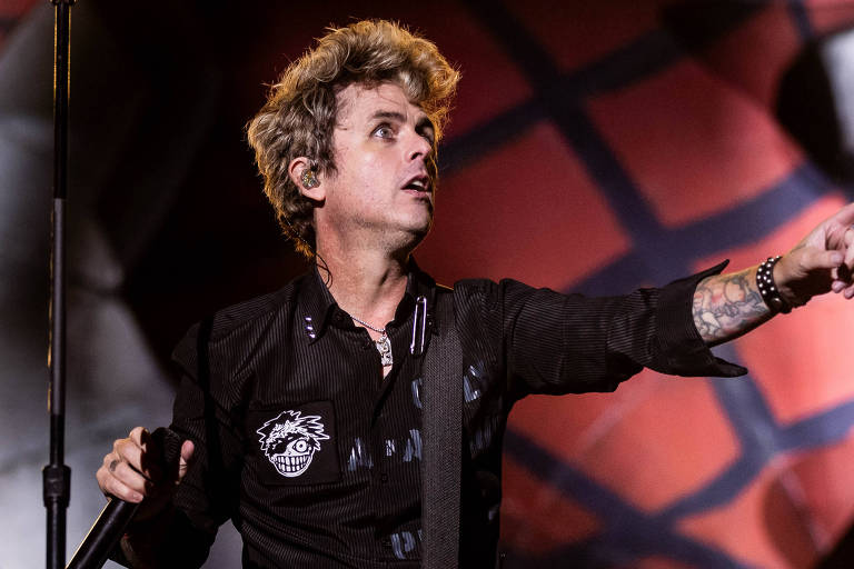 Billie Joe, do Green Day, diz em show que agentes do ICE deveriam pedir demissão