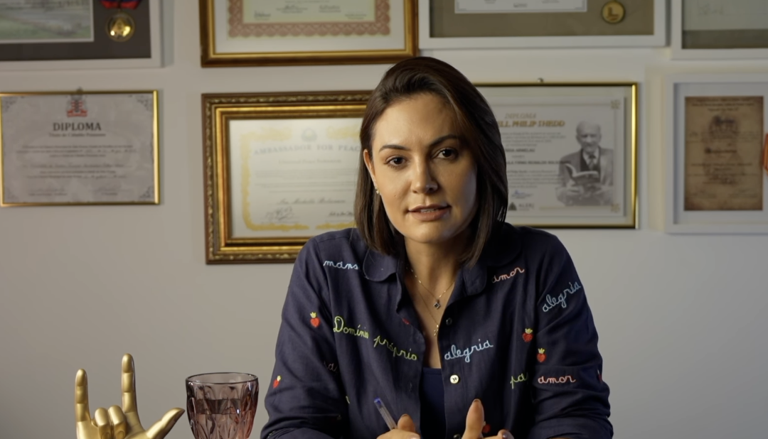 Michelle Bolsonaro decide deixar comando do PL Mulher e reavalia candidatura ao Senado após crise interna
