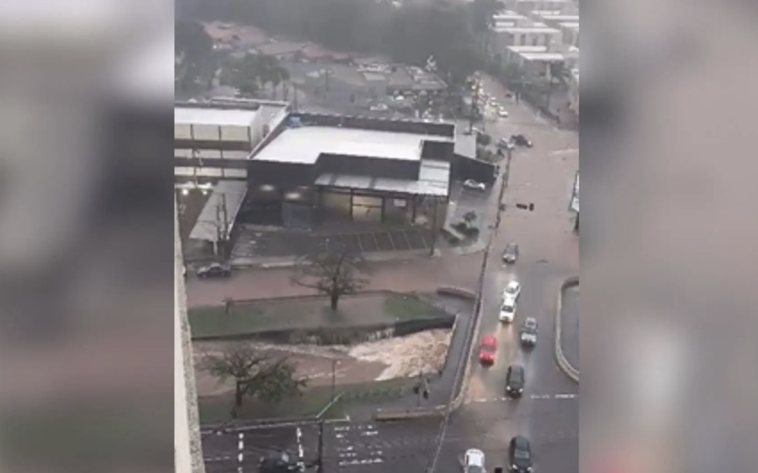 Campo Grande debaixo d’água: Córrego Prosa transborda e chuva forte provoca caos na Capital