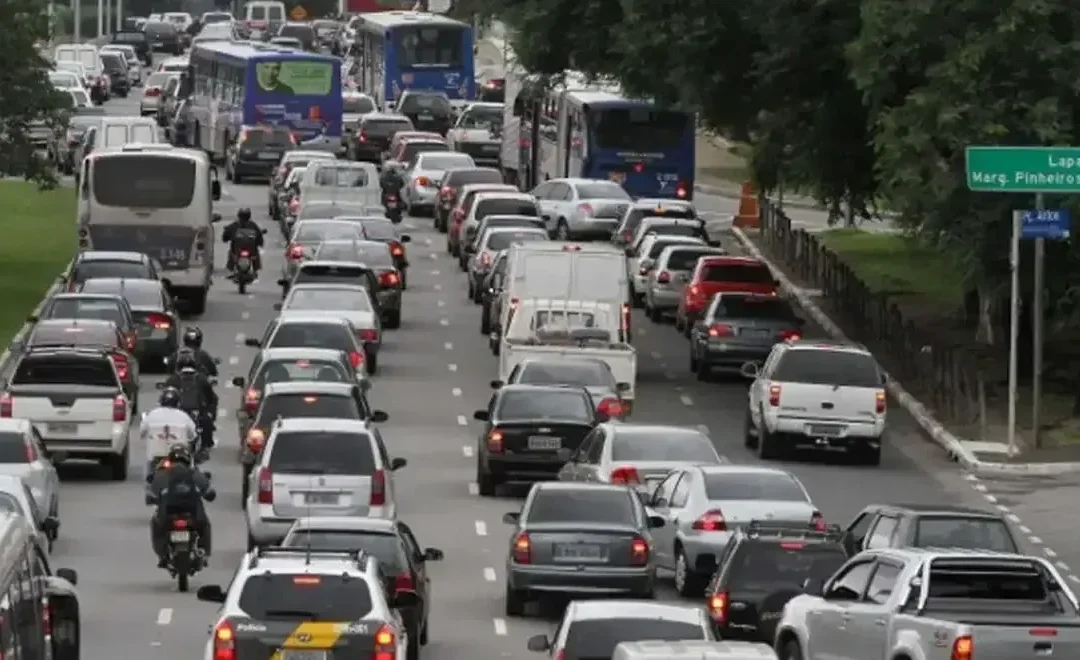 “Tornozeleira para carros”: nova regra permite que veículo fique com o dono em vez de ir ao pátio