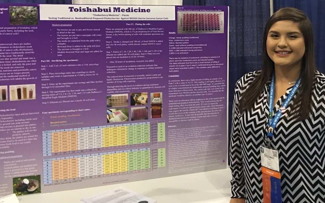 Estudante indígena une ciência e tradição ao testar receita ancestral contra células cancerígenas
